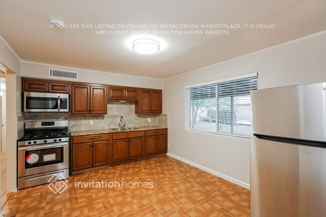 Photo - 223 W Gary Way