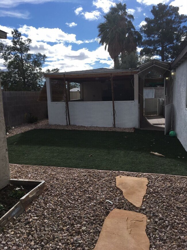 913 Shadow Mountain Pl Unit 1