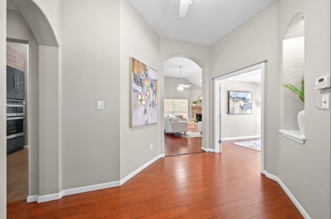 Photo - 905 Hunter's Creek Dr