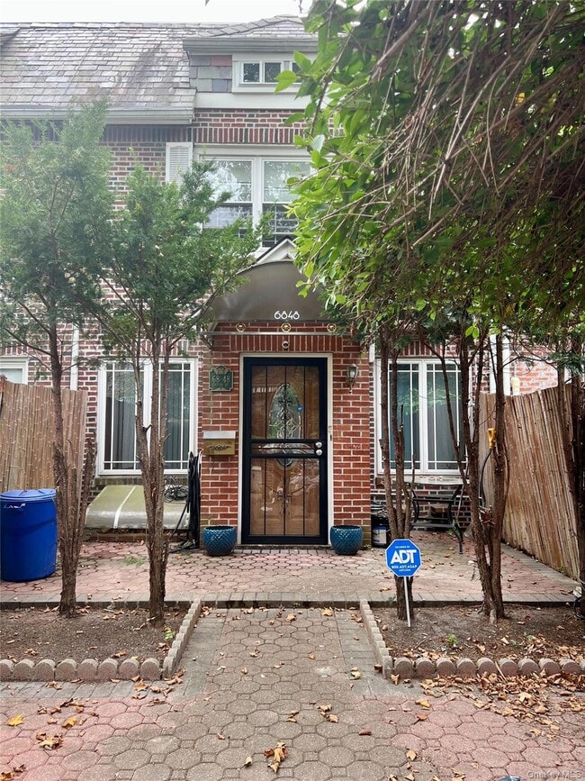 Building Photo - 68-48 Groton St Rental