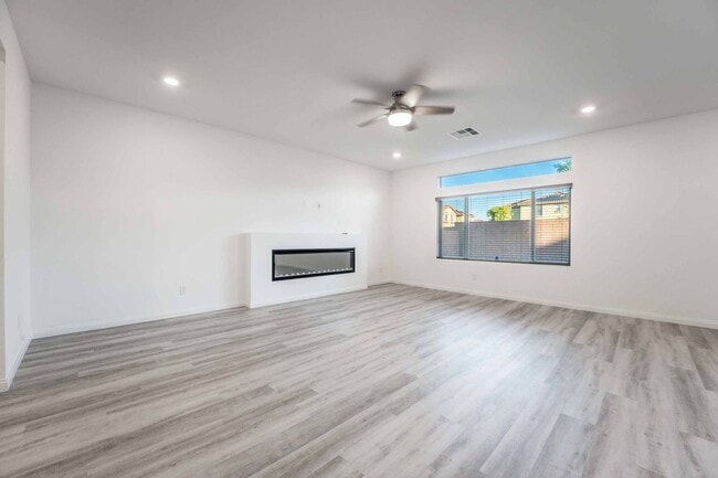 Photo - Luxurious 4 Bedroom Retreat in Las Vegas!