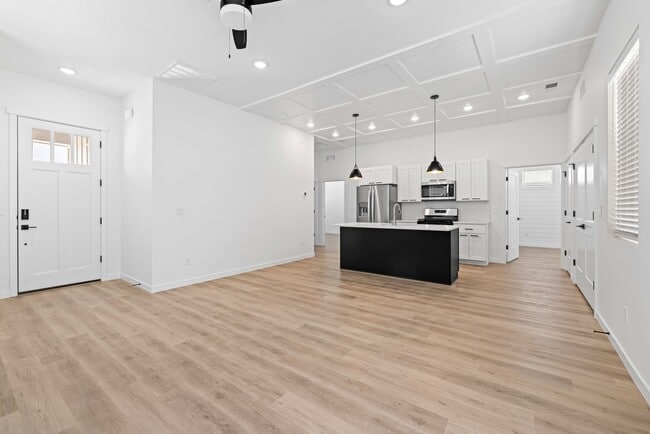 Photo - 4203 Hill Ln