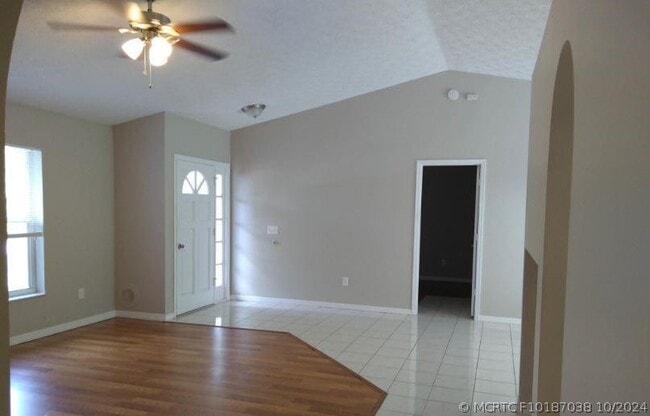 Photo - 3265 SW Escarole St