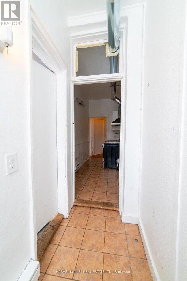 Photo - 678 Huron St Unit 100