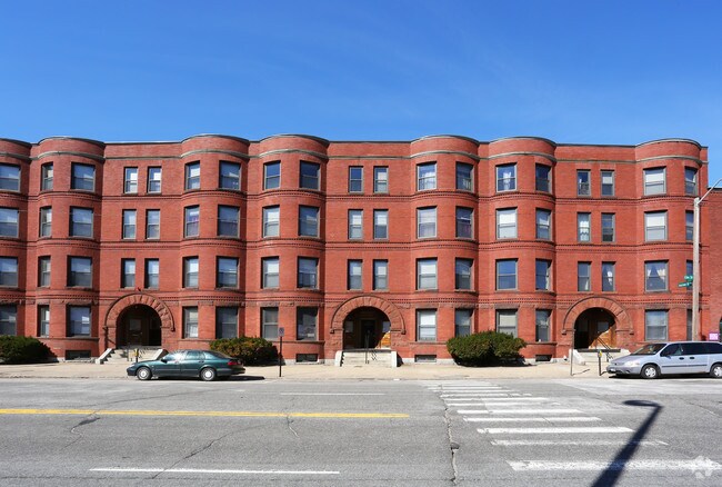 Elm Street Apartments