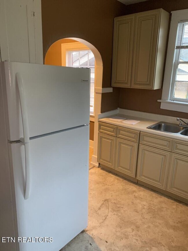 Photo - 2607 E 5th Ave