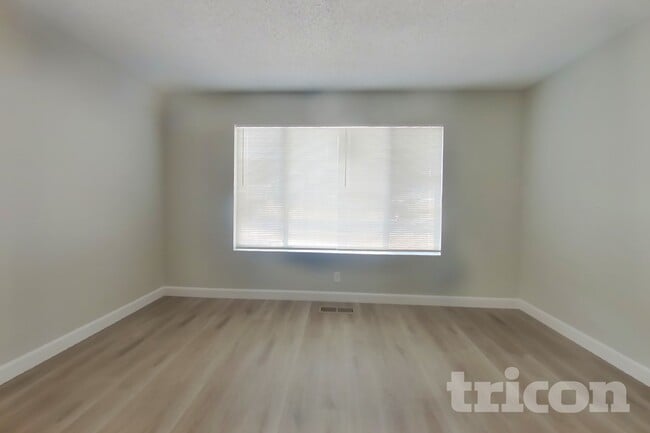 Photo - 1432 Lilac Ln
