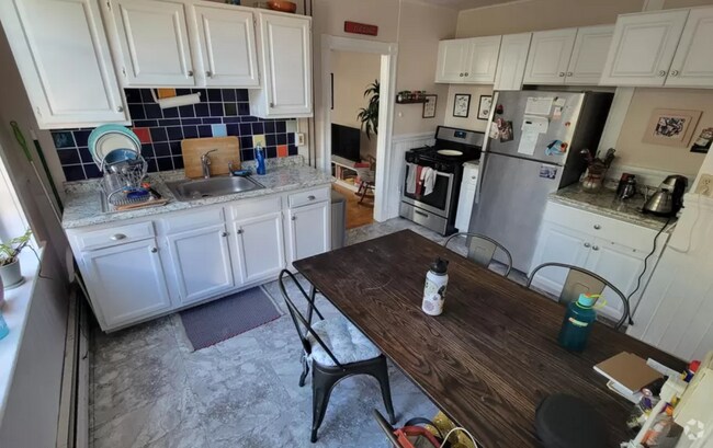 Building Photo - 280 Brookline St Unit 3R Rental