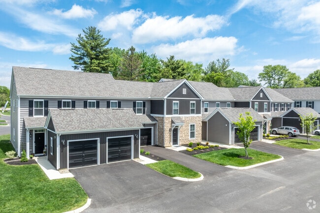 Photo - Orange Summit