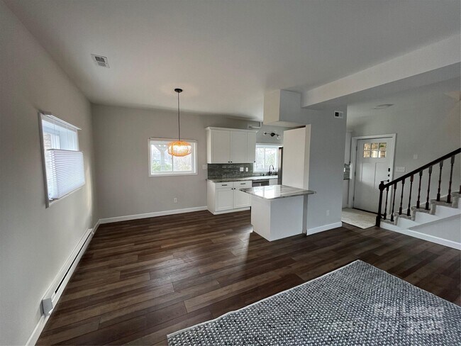 Photo - 303 Hi Alta Ave