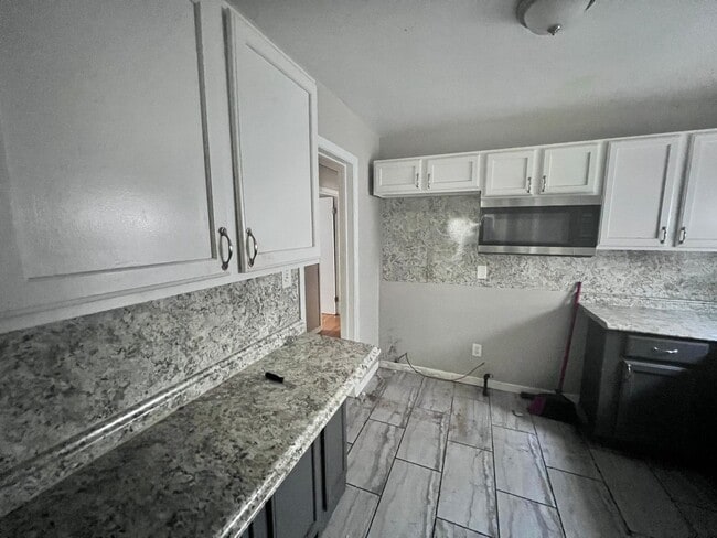 Photo - 20261 Glastonbury Rd