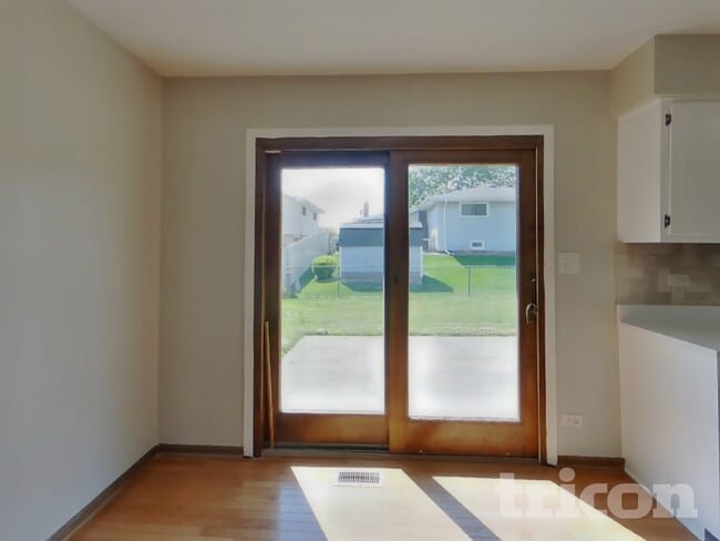 Photo - 16646 Paxton Ave