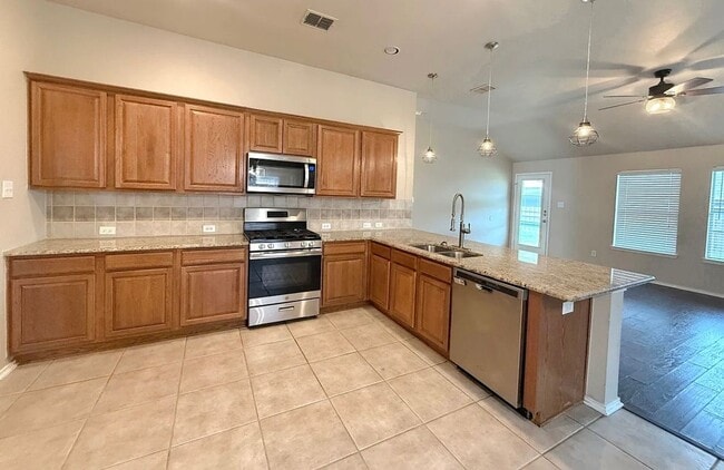 Photo - 506 Mustang Trail