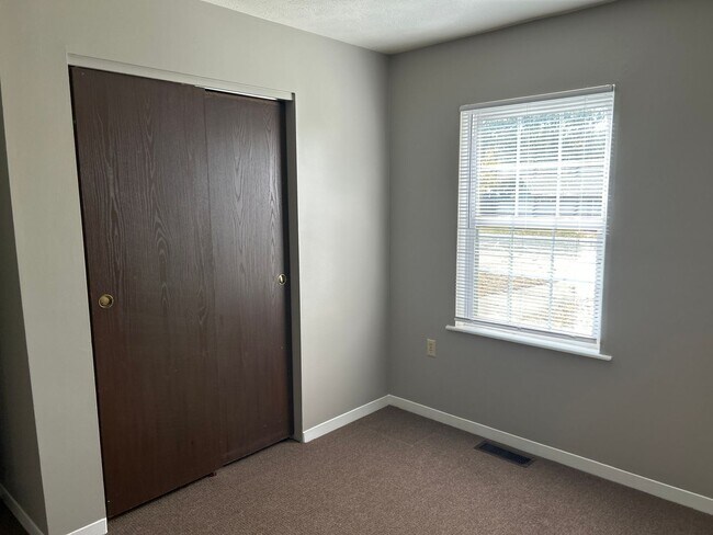 Photo - MeadowHeights Unit 1 Bed