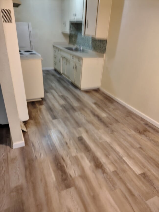 Building Photo - 730 Plumas Ave Unit Plumas 4