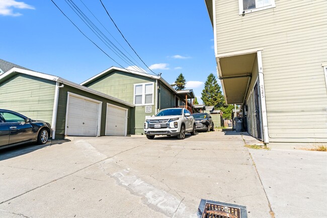 Photo - Utilities Paid: 3 Bed Laurel District Apartment with Modern Updates Unidad 2243