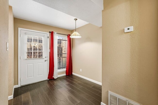 6111 Beverly Hill St Unit 28