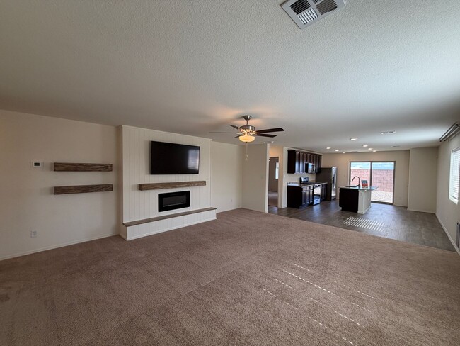 Photo - 3 Bedroom Single Story Home Available Near Huning Ranch Loop SW & Main St NW in Los Lunas!