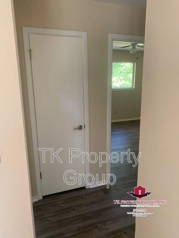 Photo - 533 Jenkins St