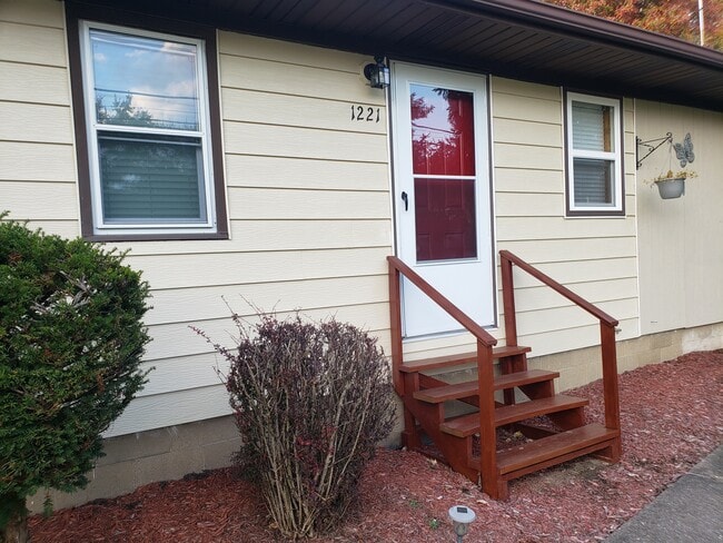 Photo - 1221 Derbydale Rd Apartments Unit 1221