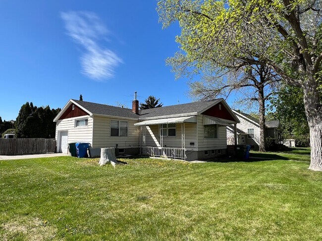 Photo - 353 Lawton St Unit Downstairs