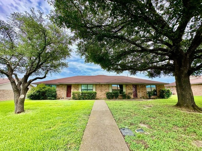 225-227 Kettler - 225-227 Kettler Apartment Unit 225