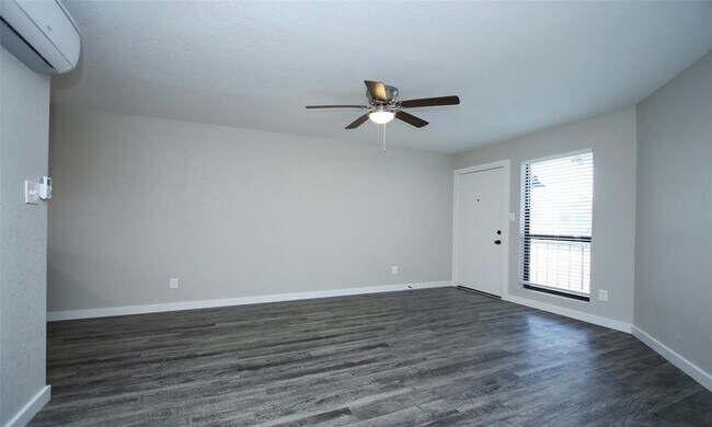 Photo - 5201 Crawford St Apartment Unit 4