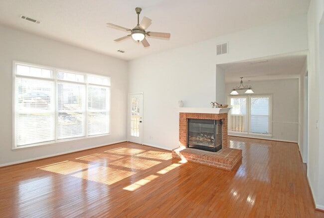 Photo - 303 Leeward Walk Ln