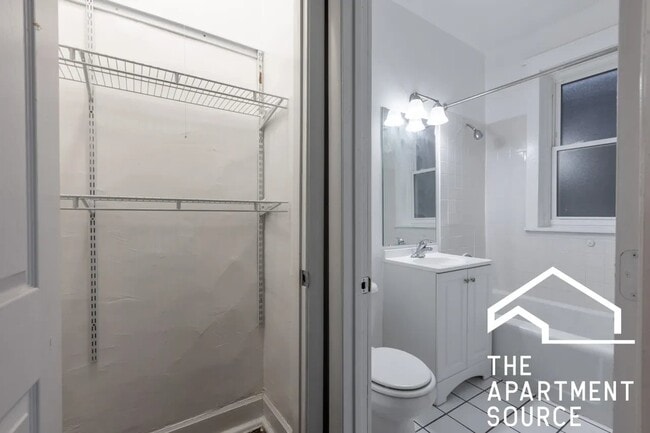 Photo - 6257 N Lakewood Ave Unit 6257 North Lakewood Avenu