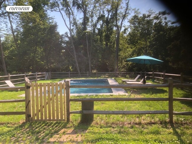 Photo - 28 Cobbetts Ln