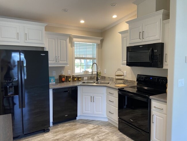 Building Photo - 1405 82nd Ave