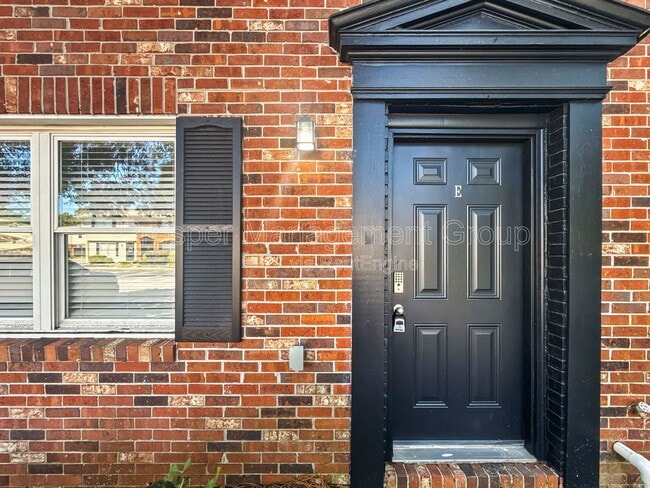Photo - 415 Parkdale Dr