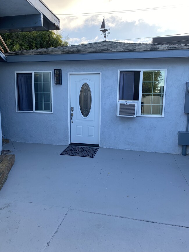 Building Photo - 3652 Promontory St Unit none