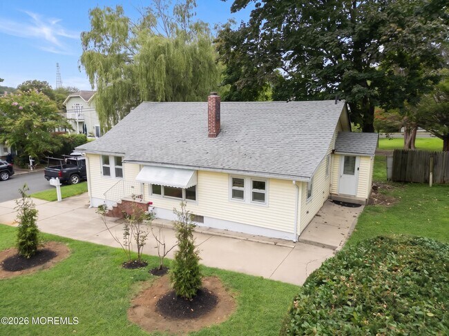 92 Asbury Ave