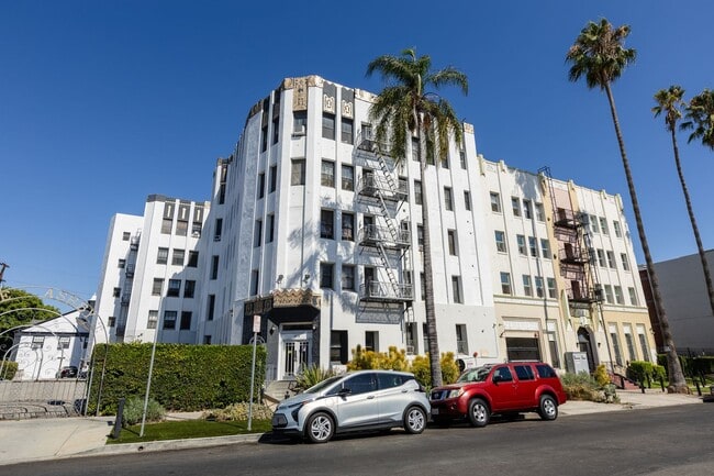 Photo - Stylish and Spacious Apartment