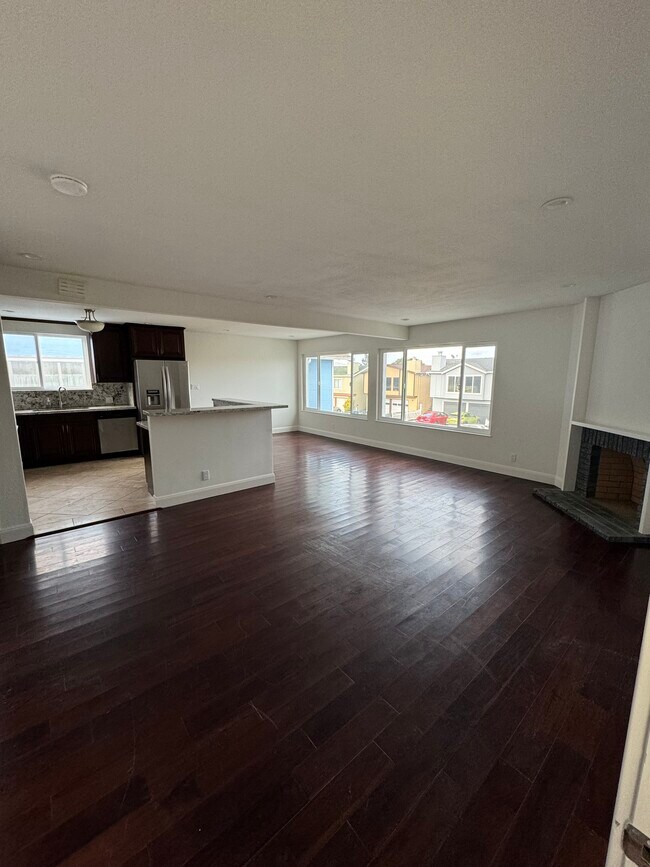 Photo - 280 Canterbury Ave