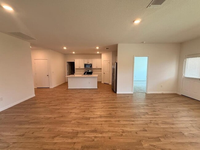 Photo - 1940 Lazy Acrs St