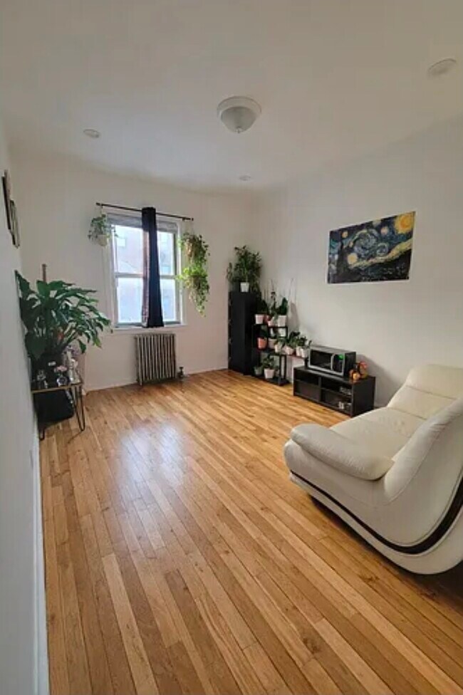 Photo - 23-39-39 93rd St