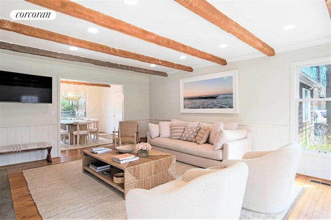 Photo - 20 Surrey Ct