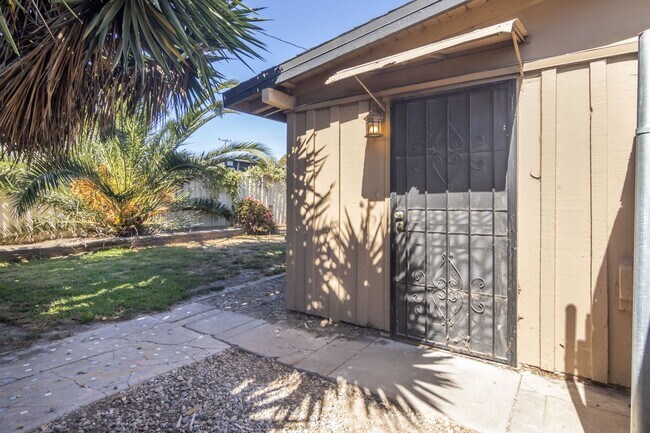 Photo - 2936-2966 Sherwin Ave Unit 2940 Sherwin Ave