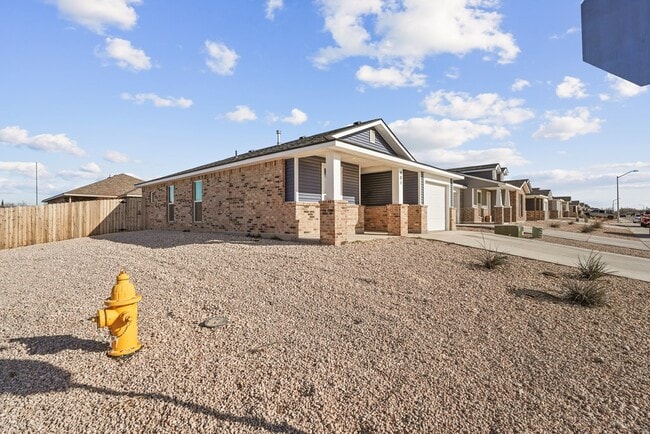 Photo - 401 Boxelder Dr