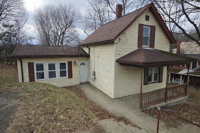 Building Photo - 14 Parker Ave