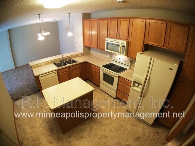 Photo - 10800 Hawthorn Trail