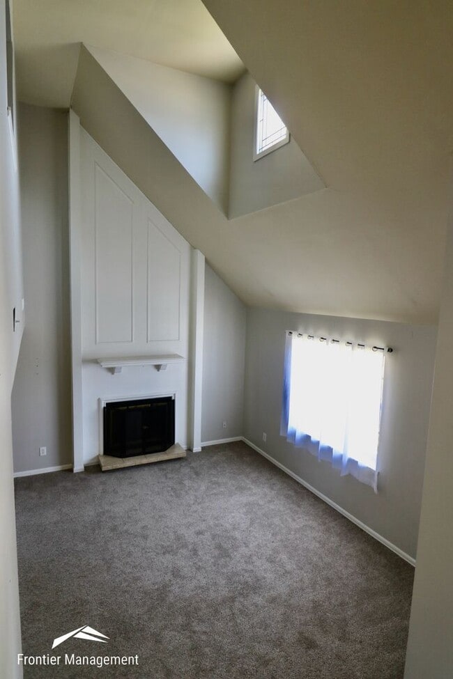 3211 Valleywood Dr