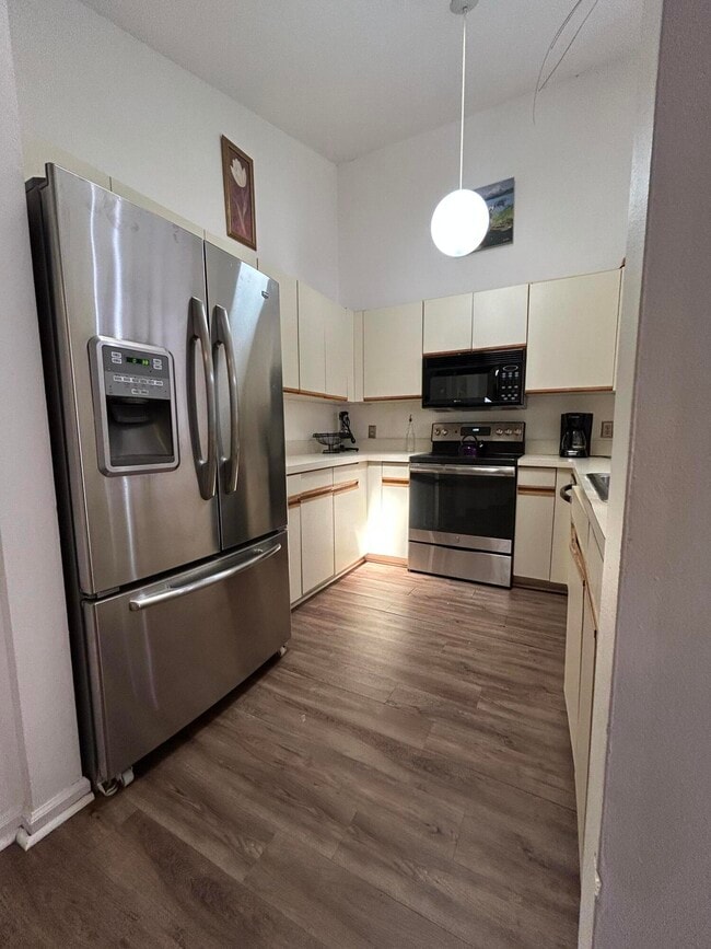 Building Photo - 1593 Hawthorne Pl