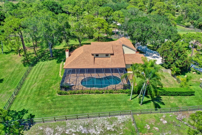Building Photo - 1900 SE Ranch Rd S Rental