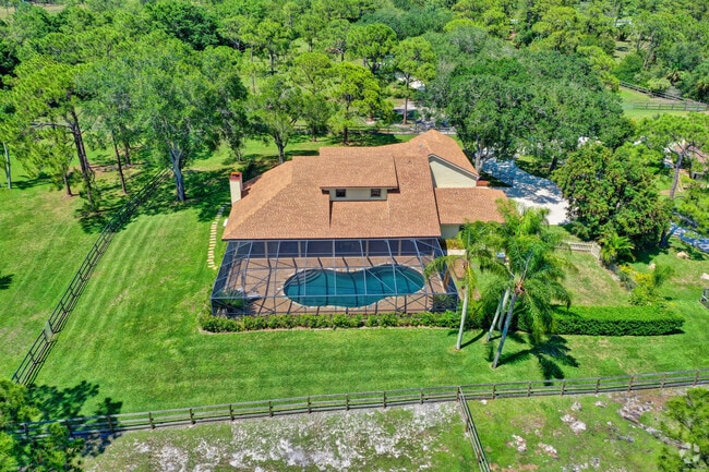 Building Photo - 1900 SE Ranch Rd S Rental