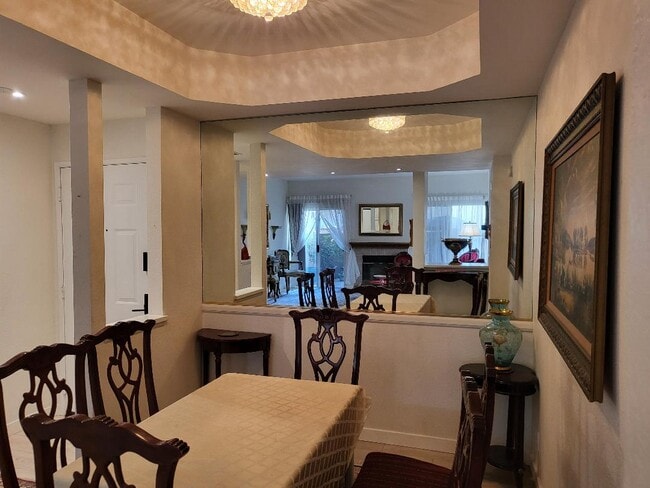 Photo - 5420 Sylmar Ave Unit 113