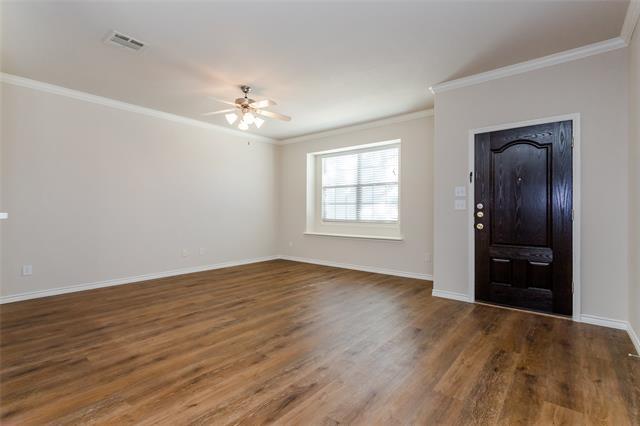 Photo - 5928 Round Up Ln