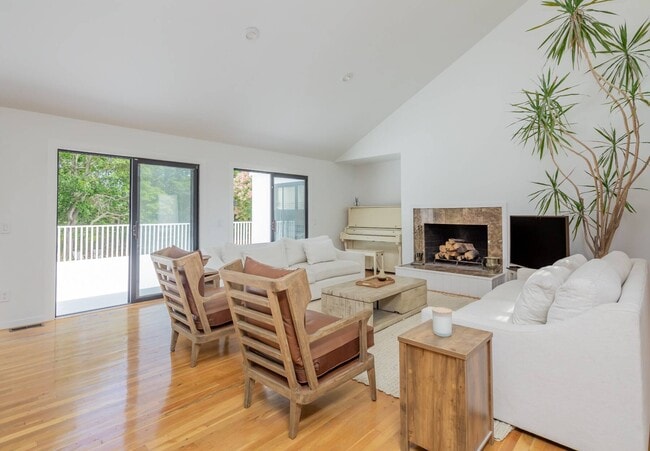 Photo - 404 Water Mill Towd Rd